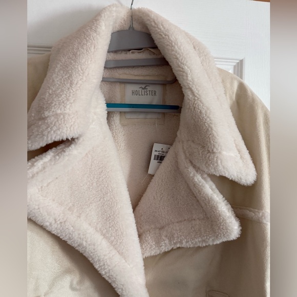 Sherpa-Lined Faux Suede Crop Jacket - Picture 4 of 4